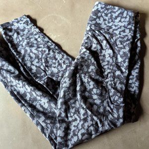 & Other Stories Quick Dry Yoga Leggings | Lilac Print